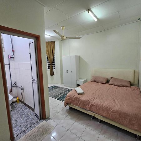 Ruhani Homestay 3 Kb - 4 Bedroom Fully Airconditioned With Wifi & Netflix Kota Bharu Zewnętrze zdjęcie