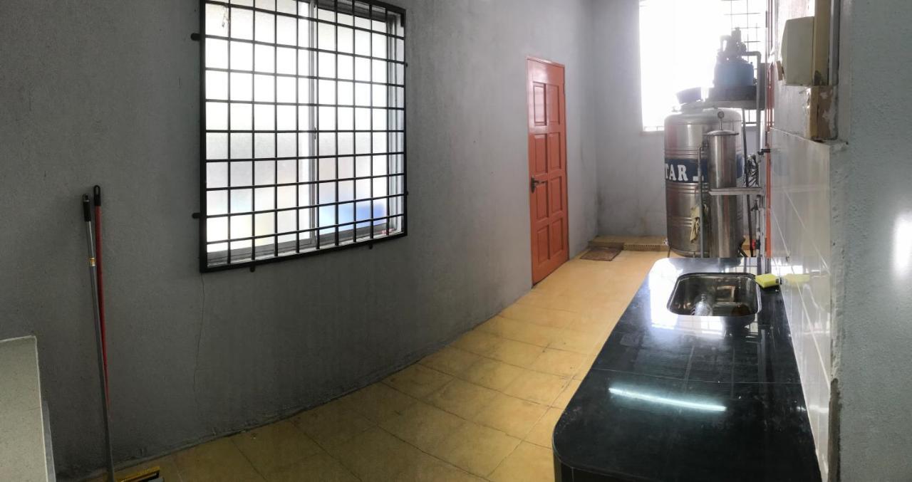Ruhani Homestay 3 Kb - 4 Bedroom Fully Airconditioned With Wifi & Netflix Kota Bharu Zewnętrze zdjęcie