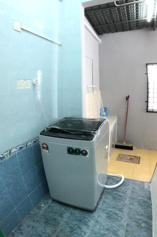Ruhani Homestay 3 Kb - 4 Bedroom Fully Airconditioned With Wifi & Netflix Kota Bharu Zewnętrze zdjęcie