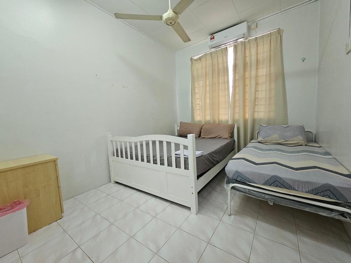 Ruhani Homestay 3 Kb - 4 Bedroom Fully Airconditioned With Wifi & Netflix Kota Bharu Zewnętrze zdjęcie