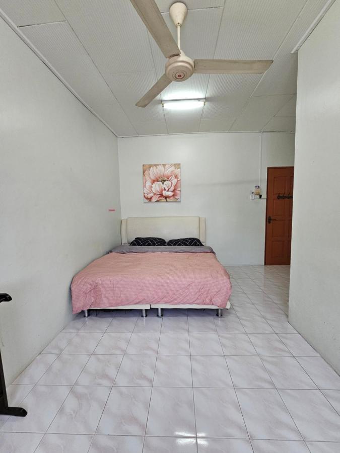 Ruhani Homestay 3 Kb - 4 Bedroom Fully Airconditioned With Wifi & Netflix Kota Bharu Zewnętrze zdjęcie