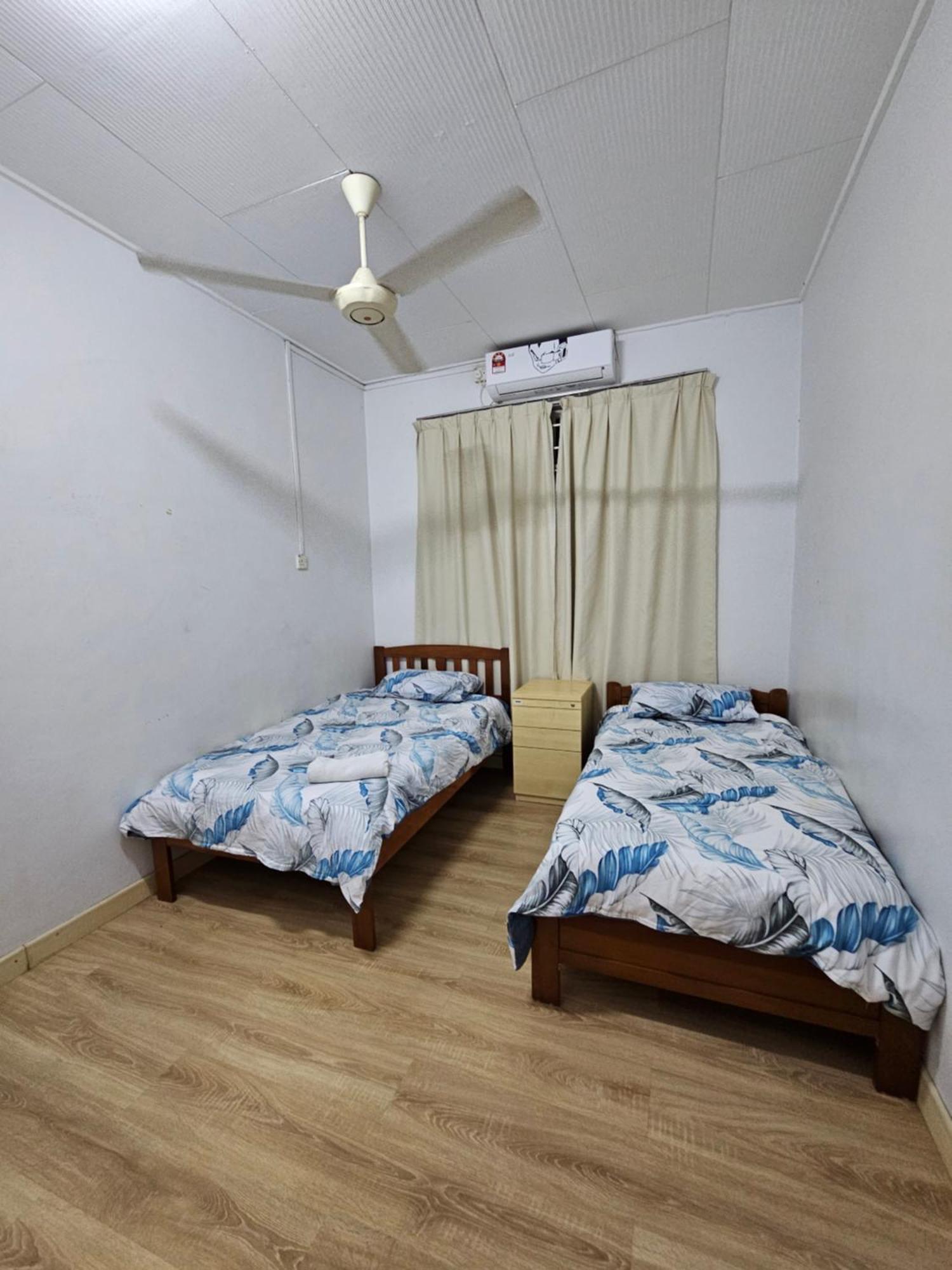 Ruhani Homestay 3 Kb - 4 Bedroom Fully Airconditioned With Wifi & Netflix Kota Bharu Zewnętrze zdjęcie