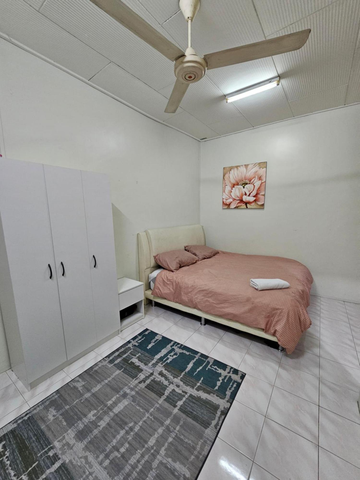 Ruhani Homestay 3 Kb - 4 Bedroom Fully Airconditioned With Wifi & Netflix Kota Bharu Zewnętrze zdjęcie